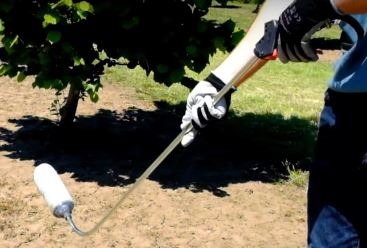 Smucker Manufacturing "SpongeGun" hand held weed wiper